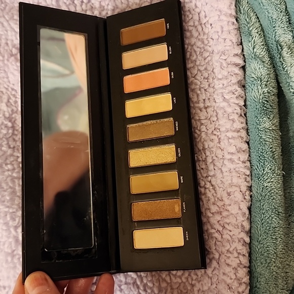 Studio makeup - Picture 3 of 3